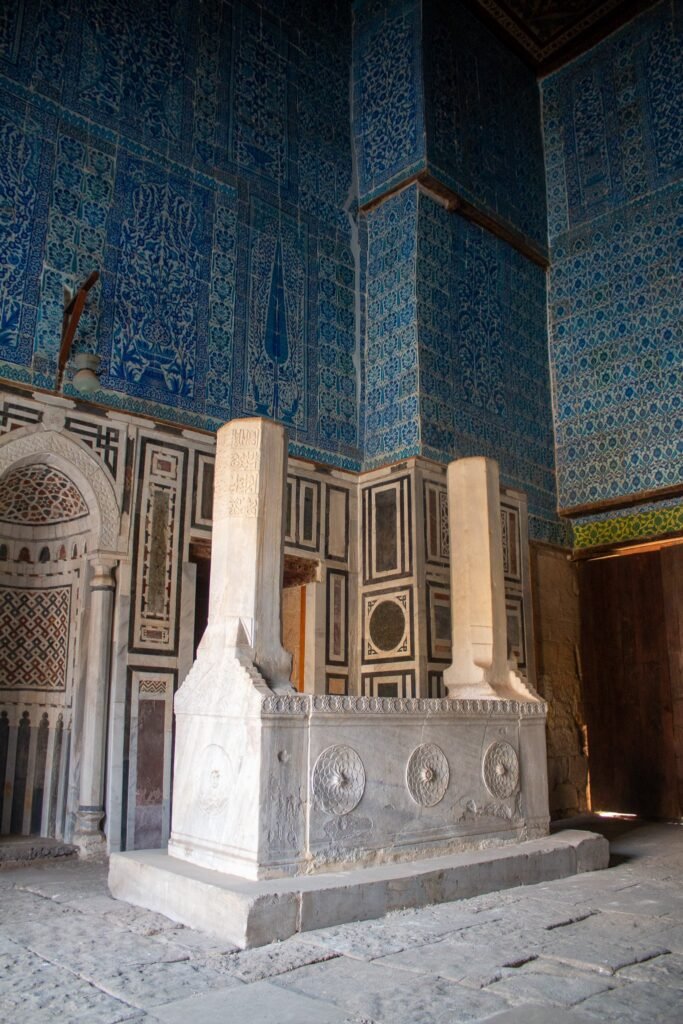 
									Shrine inside the Blue Mosque (Amir Aqsunqur Mosque) in Cairo 2